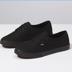 Like new black canvas Vans